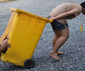 Màn "chào đón bạo lực" các tân sinh viên bị lên án