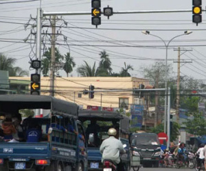 Trưởng phòng CSGT Hà Nội nói về việc "đèn vàng phạt như đèn đỏ"
