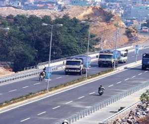 Vay Trung Quốc 7.000 tỷ làm cao tốc: "Ai ăn bánh thì trả tiền"
