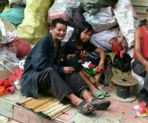 Chàng trai vô gia cư cưới được vợ trẻ "gây sốt" mạng Trung Quốc