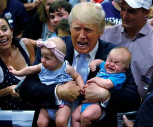 Donald Trump đuổi em bé đang khóc tại sự kiện tranh cử