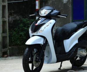 Người phụ nữ bị xịt hơi cay cướp SH