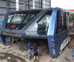 Trung Quốc ra mắt xe bus "đè đầu cưỡi cổ" tất cả xe hơi để chống tắc đường