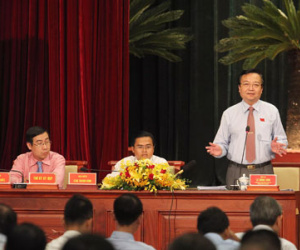 Bí thư Thăng nói cấm dạy thêm, nhưng có bảo đảm thu nhập giáo viên?