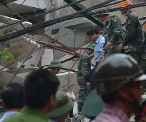 Hà Nội: Sập nhà 4 tầng giữa phố Cửa Bắc, 2 người tử vong