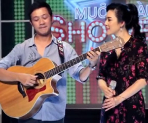 MC Anh Tuấn ngại ngùng đệm đàn cho Thu Phương