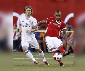 Real Madrid đánh bại Bayern Munich nhờ siêu phẩm sút xa