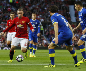 Rooney tịt ngòi trong trận tôn vinh bản thân