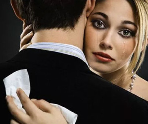 Vỏn vẹn 3 năm kết hôn, chồng cao thủ thay liền tù tì… 10 cô bồ!