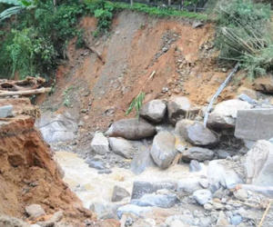 Chùm ảnh: Lào Cai ngập trong biển nước, quốc lộ 4D sạt lở nghiêm trọng