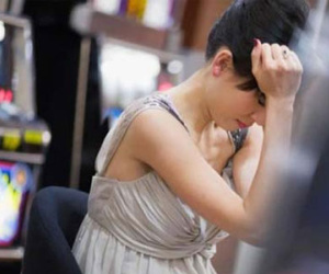 Vợ bị vỡ ối chồng vẫn tranh thủ vào nhà nghỉ với bồ