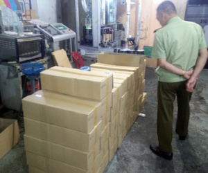 Cảnh sát đột kích công ty sản xuất đĩa lậu lớn nhất Sài Gòn
