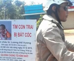 Hơn 1 năm ròng rã tìm con mất tích, cha đành ngậm ngùi đau đớn lập bàn thờ cho con trai 3 tuổi