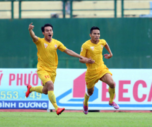 Khán giả Bình Dương ngao ngán với đội nhà