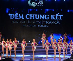 Người đẹp Hoa hậu Bản sắc Việt nóng bỏng với bikini