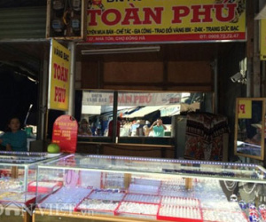 Quảng Trị: Một nam thanh niên táo tợn cướp vàng giữa chợ