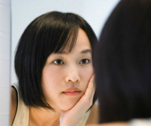 Mẹ chồng cứ muốn ngủ chung với vợ chồng tôi