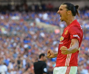 Người hùng Ibra nói gì sau khi đoạt Siêu cúp Anh?