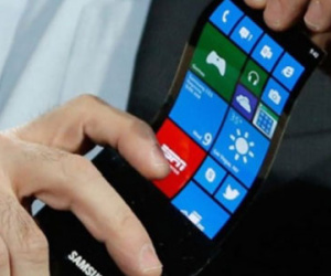 Samsung do dự kế hoạch ra mắt điện thoại màn hình gấp vào năm sau