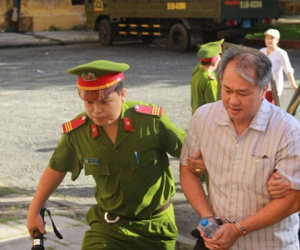Vì đâu Phạm Công Danh ngã ngựa trong cuộc chơi nghìn tỷ?