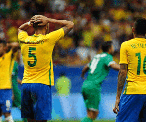 CĐV Brazil nổi giận vì màn trình diễn tồi của tuyển bóng đá nam Olympic