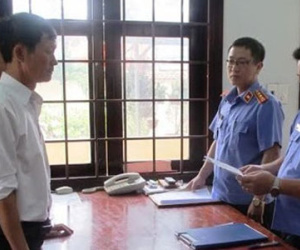 Thư ký tòa bị bắt vì sửa hồ sơ vụ án
