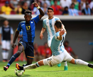 Argentina bị loại khỏi môn bóng đá nam Olympic