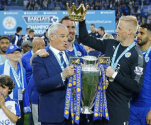 Leicester tăng lương gấp đôi, giữ chân Ranieri tới 2020