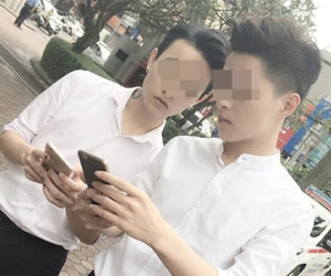 Bảnh bao đi bắt Pokémon, 2 "hot boy" vẫn bị ném đá vì… kém ý thức