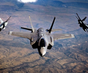 Cận cảnh siêu tiêm kích tàng hình tối tân F-35 Mỹ
