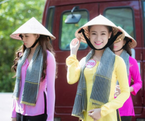 Dàn người đẹp Hoa hậu Việt Nam duyên dáng với áo bà ba
