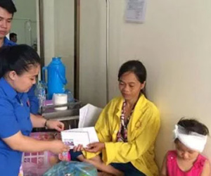 Bé gái 4 tuổi bị chó cắn mất tai