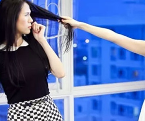 Bồ đến nhà ghen ngược và hành động không thể tin được của chồng