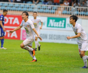 Minh Vương lập hat- trick, HAGL hạ Bình Dương