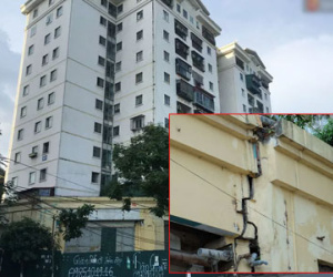 Hàng trăm người dân sợ hãi sống trong chung cư sắp sập ở Hà Nội