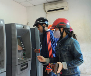Bốc hơi 500 triệu đồng: Ngân hàng không thể phủi trách nhiệm