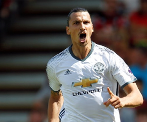 Ibrahimovic dẫn đầu đội hình hay nhất vòng 1 giải Ngoại hạng