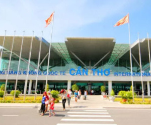 Sân bay ế ẩm, xây nữa làm gì!