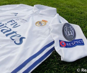 Arda Turan khốn khổ vì thích ảnh của Real Madrid