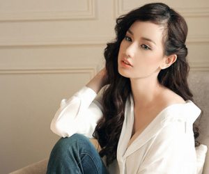 Quỳnh Chi: "Không thiếu đàn ông xung quanh nhưng tôi sợ hôn nhân"
