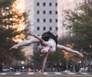 Chùm ảnh: Mê hồn ngắm vũ điệu ballet trên đường phố Mỹ