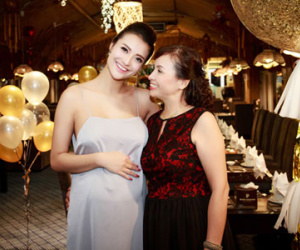 Hồng Quế ôm bụng bầu đón tuổi mới bên gia đình