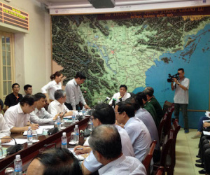 Họp khẩn cấp chống bão Thần Sét sắp đổ bộ