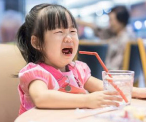 5 câu nói khiến trẻ đang đòi hỏi, nhõng nhẽo "ngừng ngay lập tức"