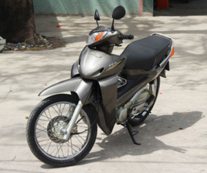 Honda Future đời 2001 giá 90 triệu của dân chơi Sài Gòn