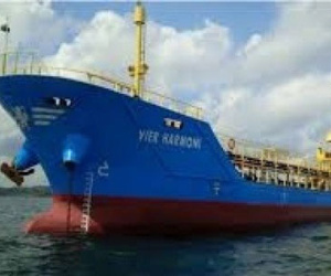 Tàu dầu Malaysia bị "thủy thủ cướp"