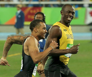 "Tia chớp" Bolt tiếp tục cười đối thủ khi về nhất ở Olympic