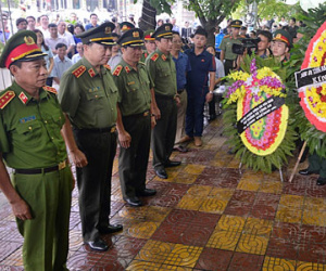 Bộ trưởng Công an viếng đám tang Bí thư tỉnh Yên Bái