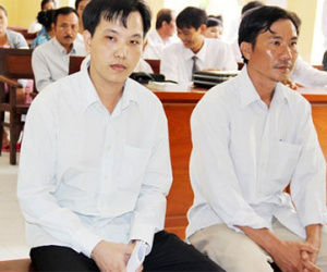 Phiên xét xử cựu đại úy có 8 luật sư bào chữa phải hoãn