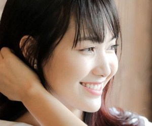 Cô gái xinh đẹp hát trên xe buýt “gây sốt”cộng đồng mạng